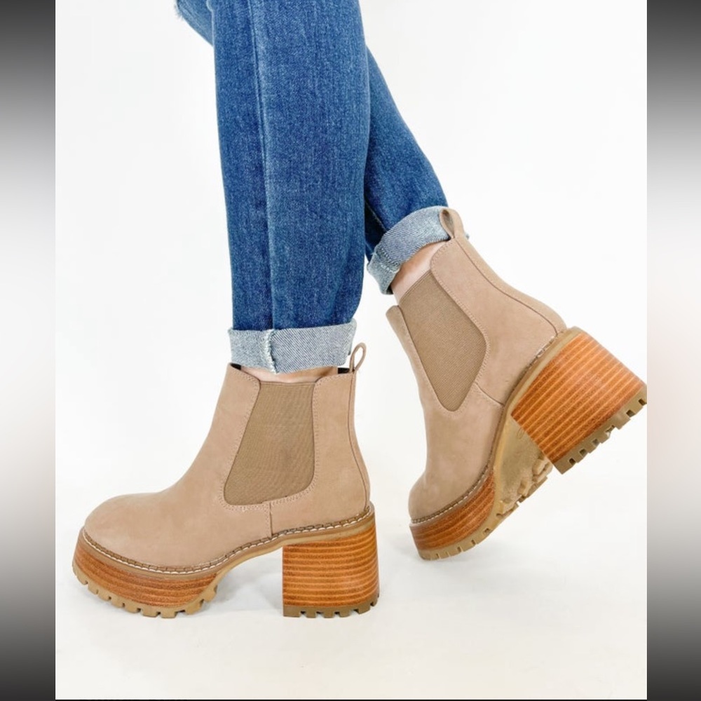 MIA Dual Paneled Stacked Platform Boot- Sz. 8 *~SHIP FREE~*